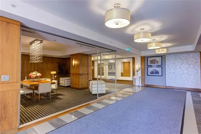 Additional image 7 of 112 Benton St Unit 101