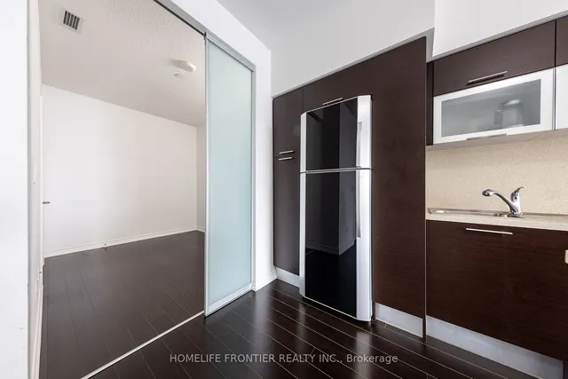 Additional image 23 of 386 Yonge St Unit 5609