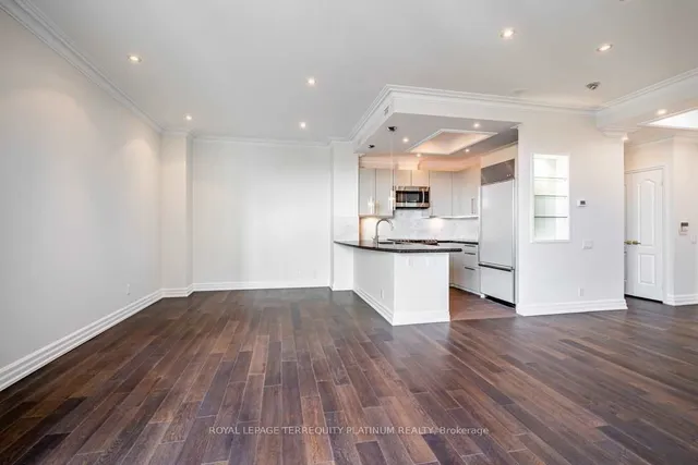 Additional image 10 of 38 Avenue Rd Unit 902