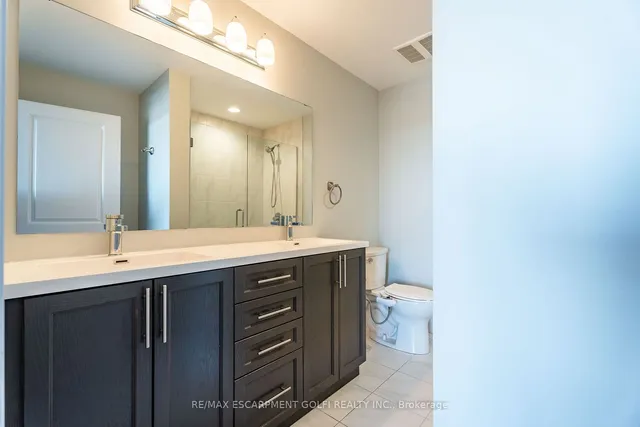 Additional image 20 of 1 Redfern Ave Unit 329