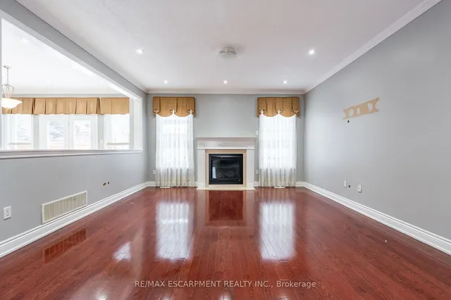 Additional image 13 of 15 Hellyer Ave