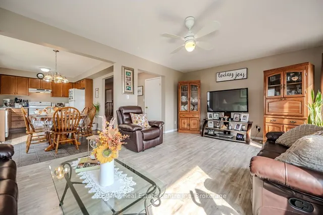 Additional image 11 of 128 Henhoeffer Cres