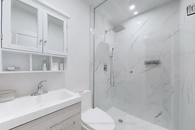 Additional image 13 of 560 Perth Ave