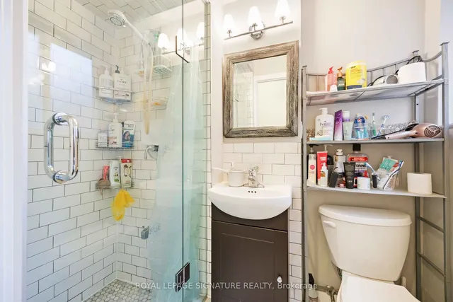 Additional image 32 of 41 Dixington Cres