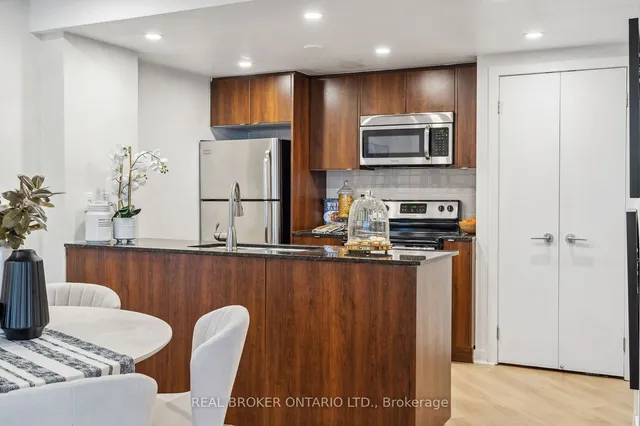 Additional image 11 of 55 East Liberty St Unit 104