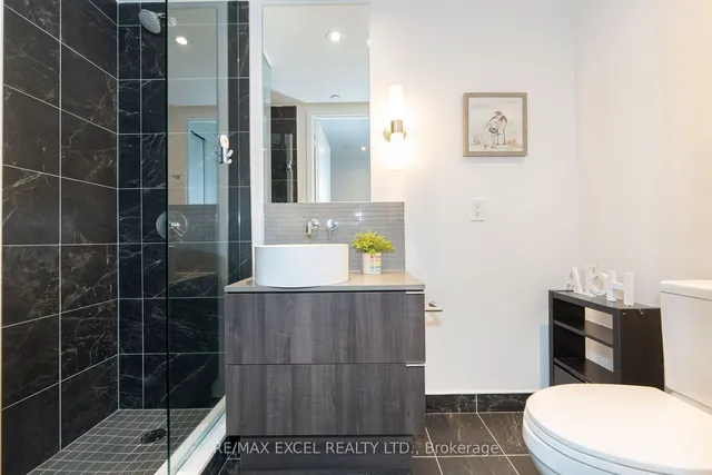 Additional image 22 of 161 Roehampton Ave Unit 1913