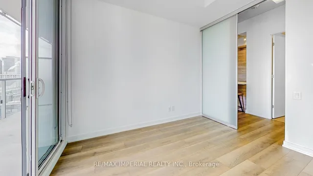 Additional image 17 of 3 Gloucester St Unit 2706