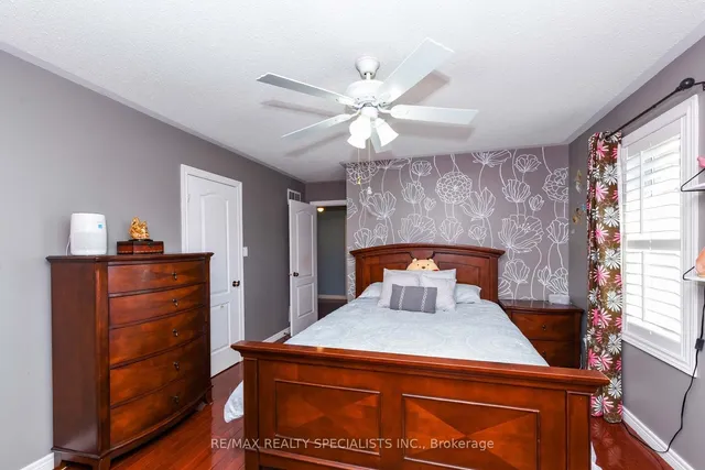 Additional image 24 of 37 Bluffwood Cres