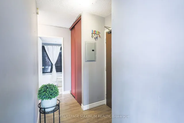 Additional image 19 of 135 Marlee Ave Unit 501