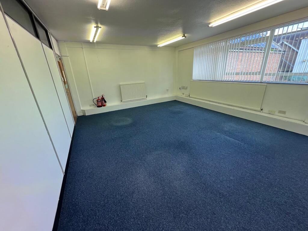 Additional image 3 of 104 High Street, London Colney, St. Albans, AL2 1QL