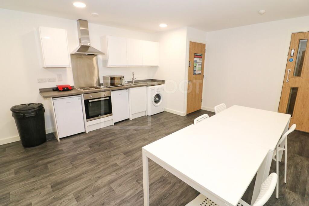 Additional image 11 of COLONNADE HOUSE INCLUDES ELECTRIC + WATER BILLS