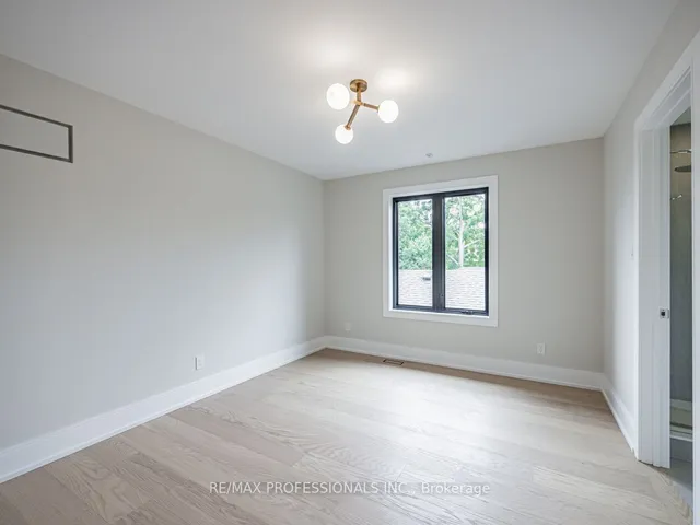 Additional image 25 of 7 Charleston Rd