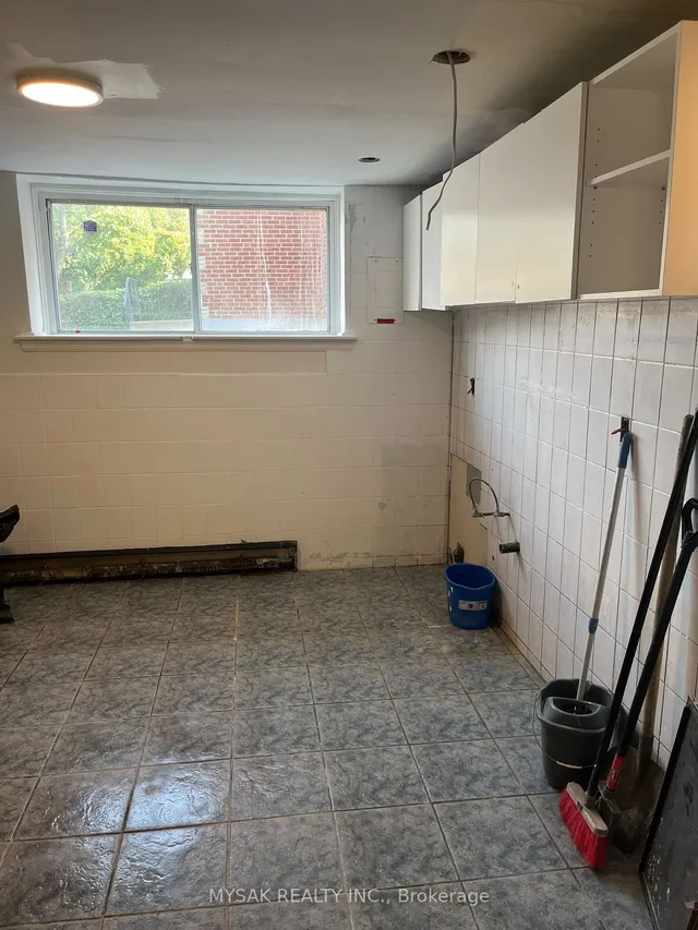 Additional image 10 of 2342 King St