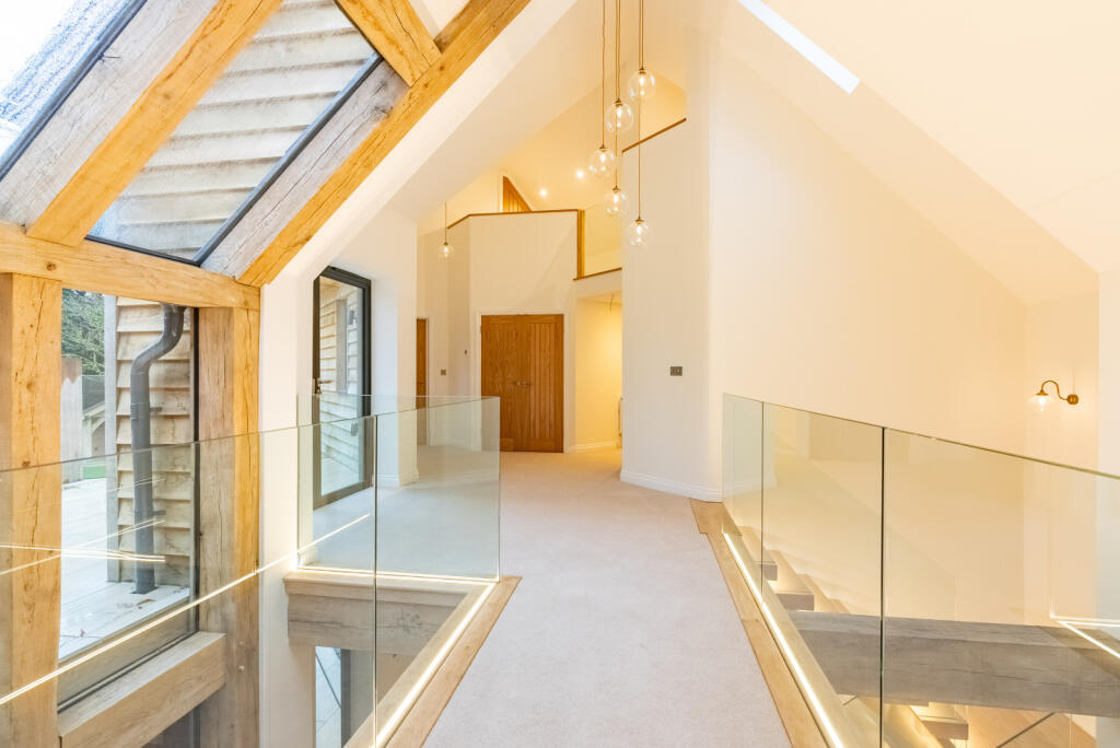 Additional image 17 of Oakridge, Drop Lane, Bricket Wood, St Albans, AL2