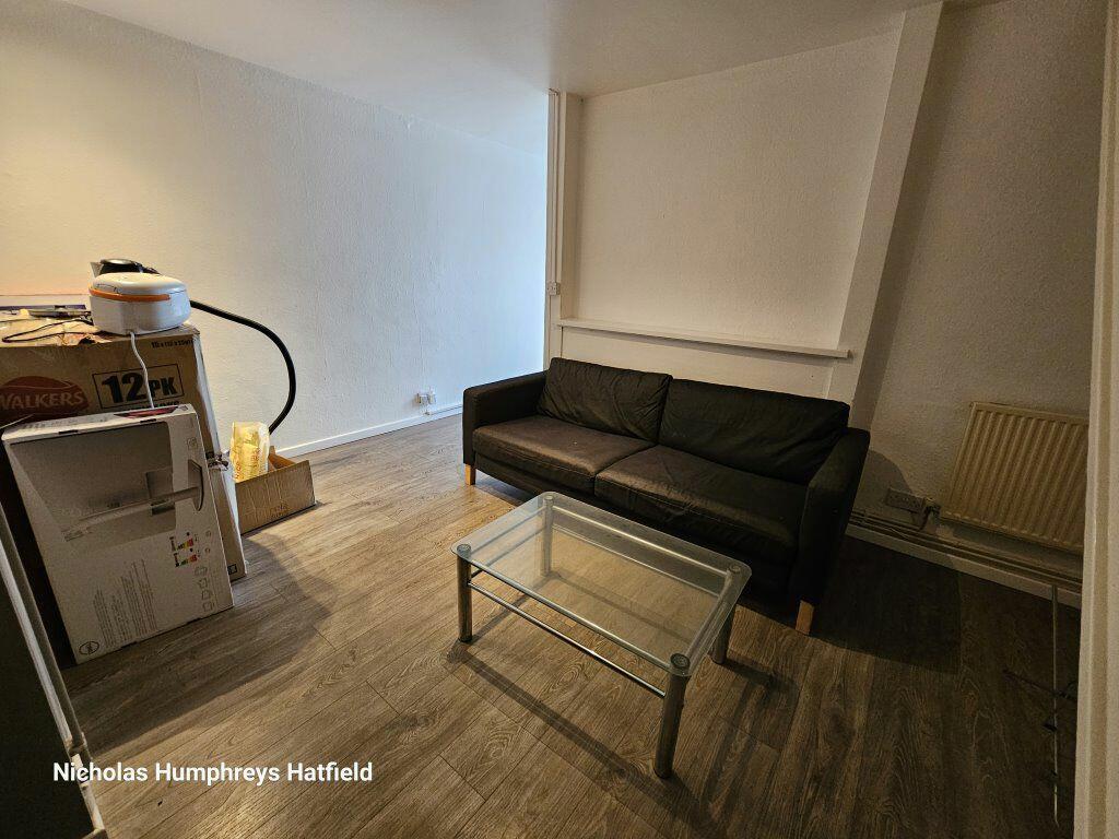 Additional image 4 of Martin Close