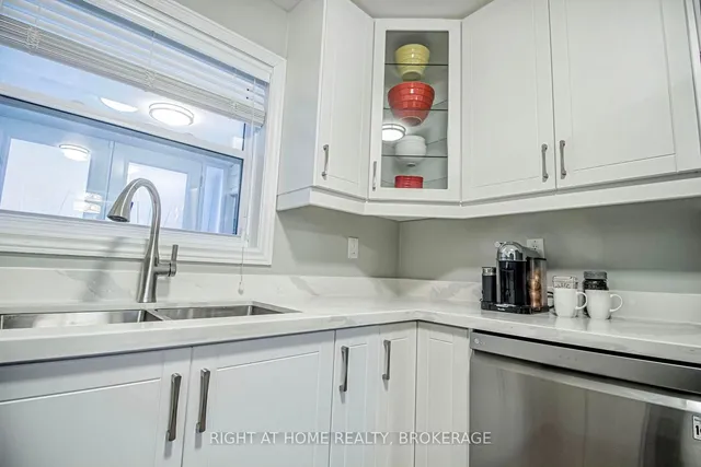 Additional image 14 of 46 L'Amoreaux Dr