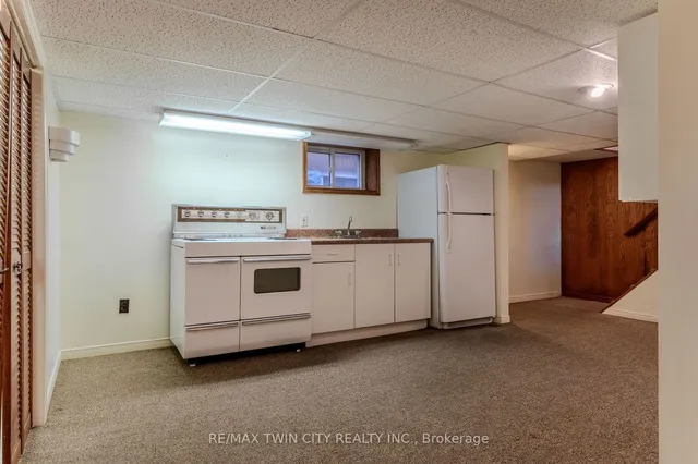 Additional image 21 of 547 Roxborough Ave