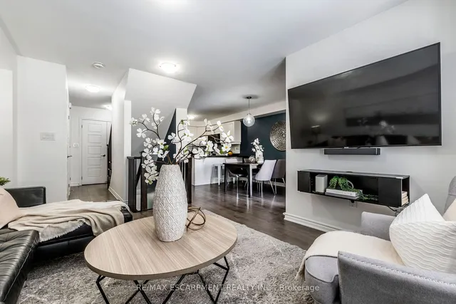 Additional image 6 of 1139 Duignan Cres