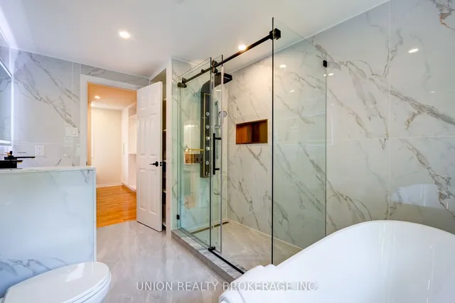 Additional image 20 of 116 Scarboro Cres