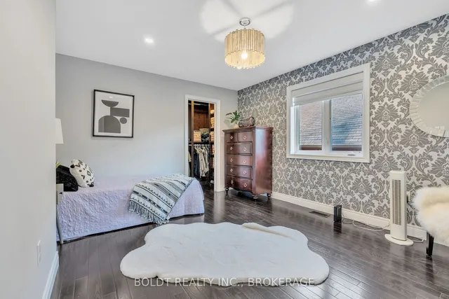 Additional image 22 of 47 Lorupe Crt