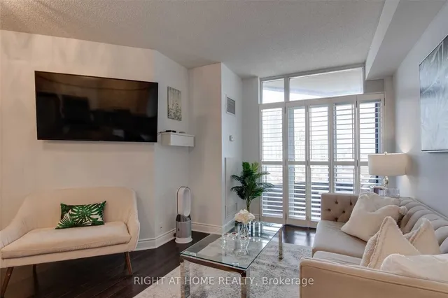 Additional image 15 of 80 Harrison Garden Blvd Unit 1428