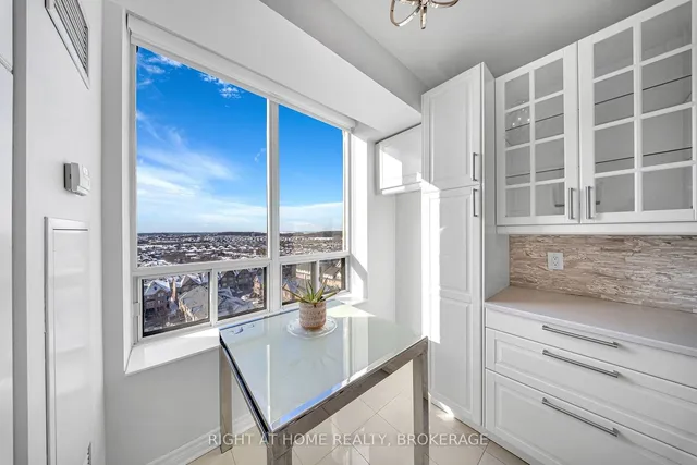 Additional image 17 of 55 STRATHAVEN Dr Unit 1105