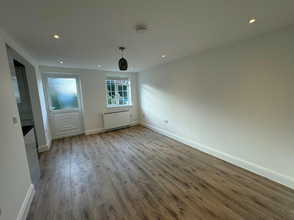 Additional image 2 of Bradmore Green, AL9