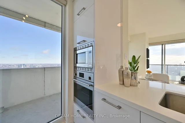 Additional image 13 of 2221 Yonge St Unit 5303