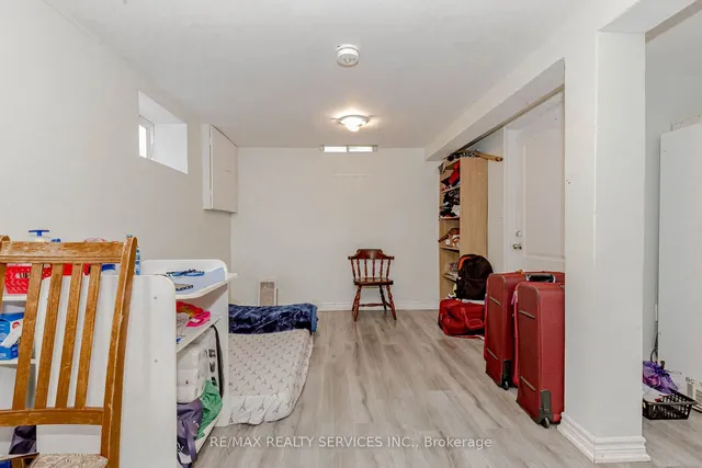 Additional image 30 of 13 Greenbush Crt