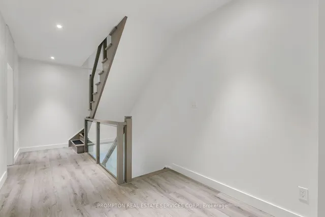 Additional image 15 of 11 Gloucester St