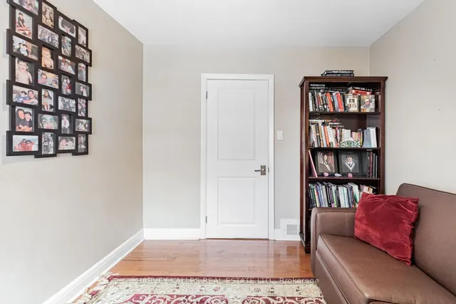 Additional image 31 of 144 Armour Blvd