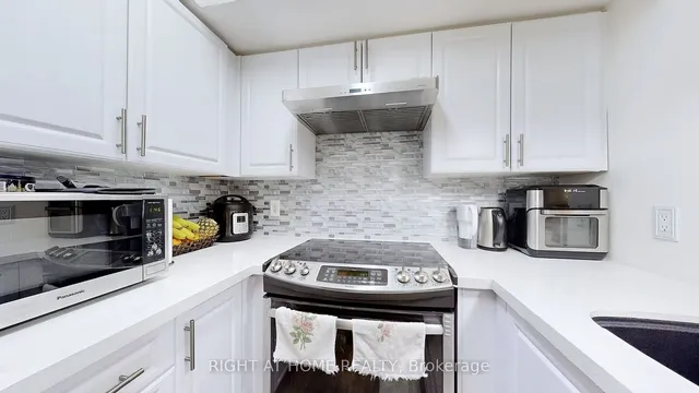 Additional image 17 of 3043 Finch Ave Unit 1016