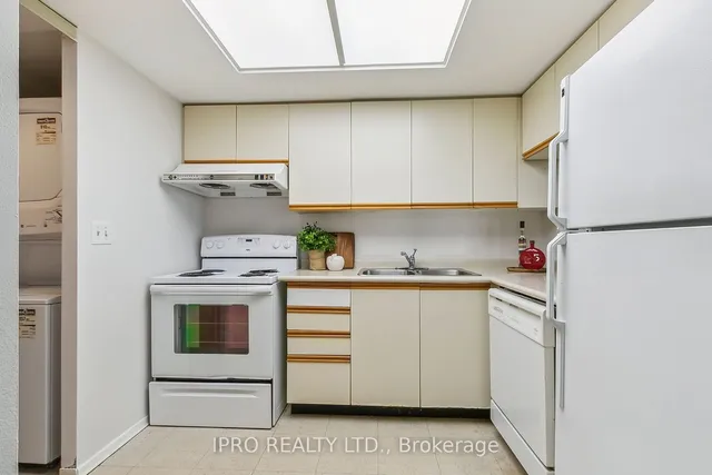 Additional image 8 of 2466 Eglinton Ave Unit 707