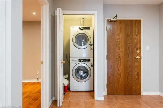 Additional image 15 of 4000 Creekside Dr Unit 207