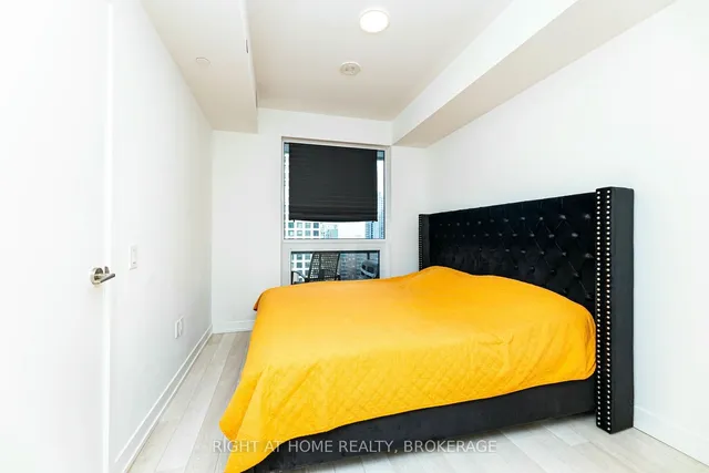 Additional image 11 of 39 Roehampton Ave Unit 1301