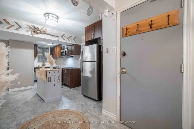 Additional image 10 of 356 HUNTER St Unit 9