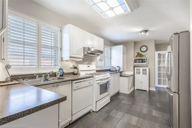 Additional image 6 of 2326 Redfern Rd