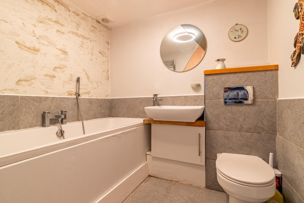 Additional image 8 of The Hill, Wheathampstead, St. Albans, Hertfordshire, AL4