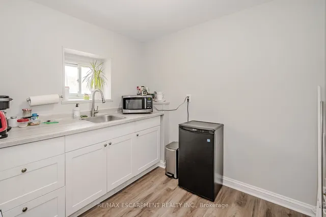 Additional image 8 of 492 Locust St