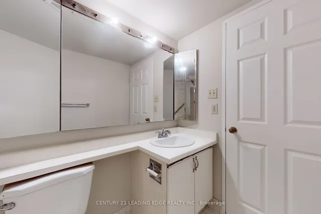 Additional image 19 of 5 Lisa St Unit 401