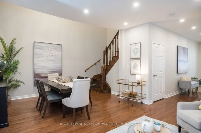 Additional image 12 of 394 Bessborough Dr