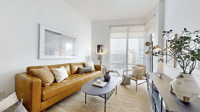 Additional image 3 of 15 Merchants Wharf Unit 1208