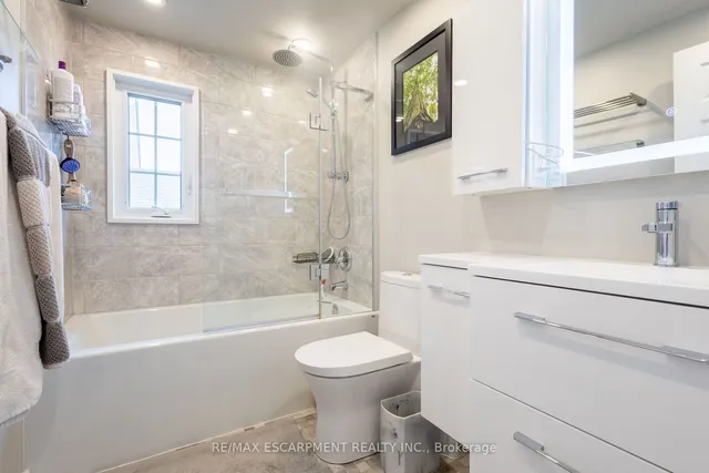 Additional image 19 of 72 Athenia Dr