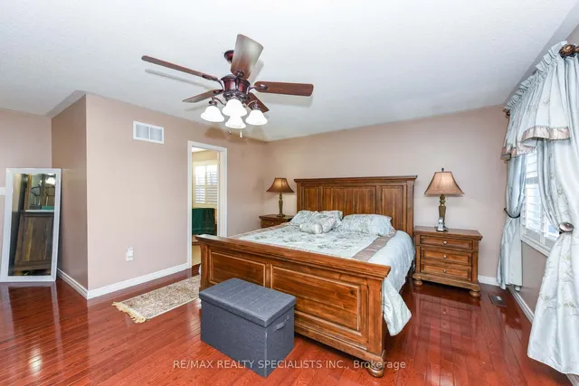 Additional image 26 of 37 Bluffwood Cres