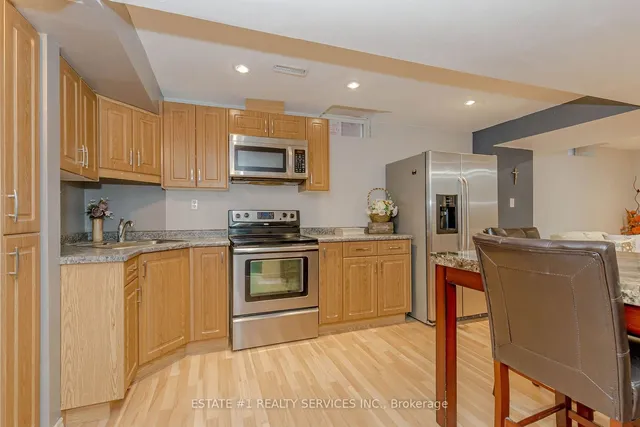 Additional image 31 of 61 Oblate Cres