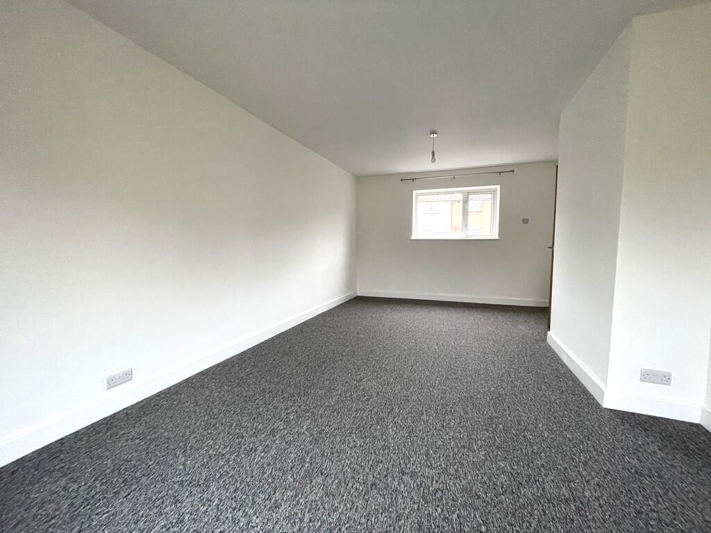 Additional image 5 of Portland Road, Street