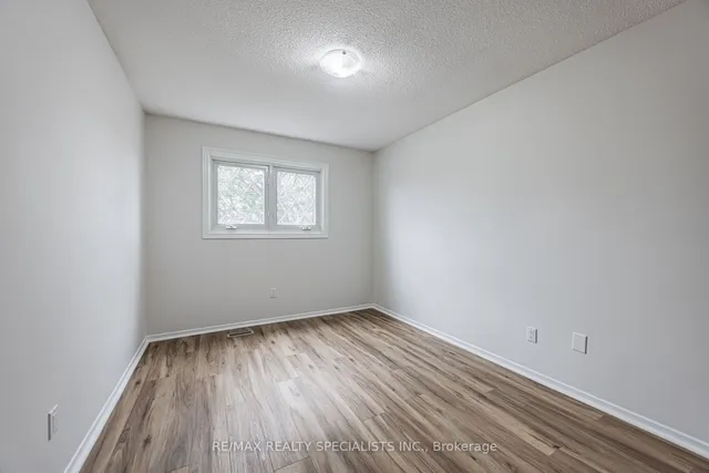 Additional image 20 of 30 Winterfold Dr