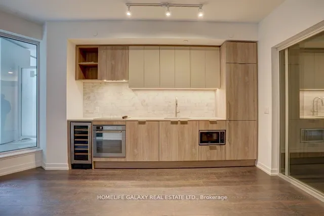 Additional image 10 of 2020 Bathurst St Unit 307