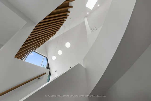 Additional image 20 of 108 Stratford Cres