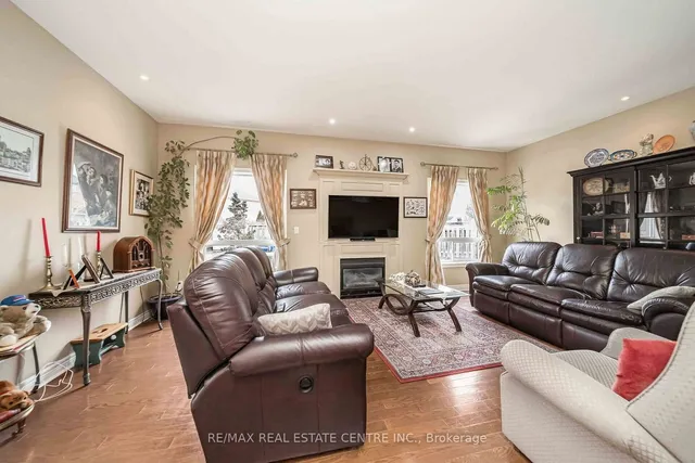 Additional image 16 of 733 Macbeth Hts